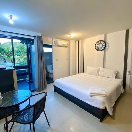 Hotel Beam House Patong Esterno foto