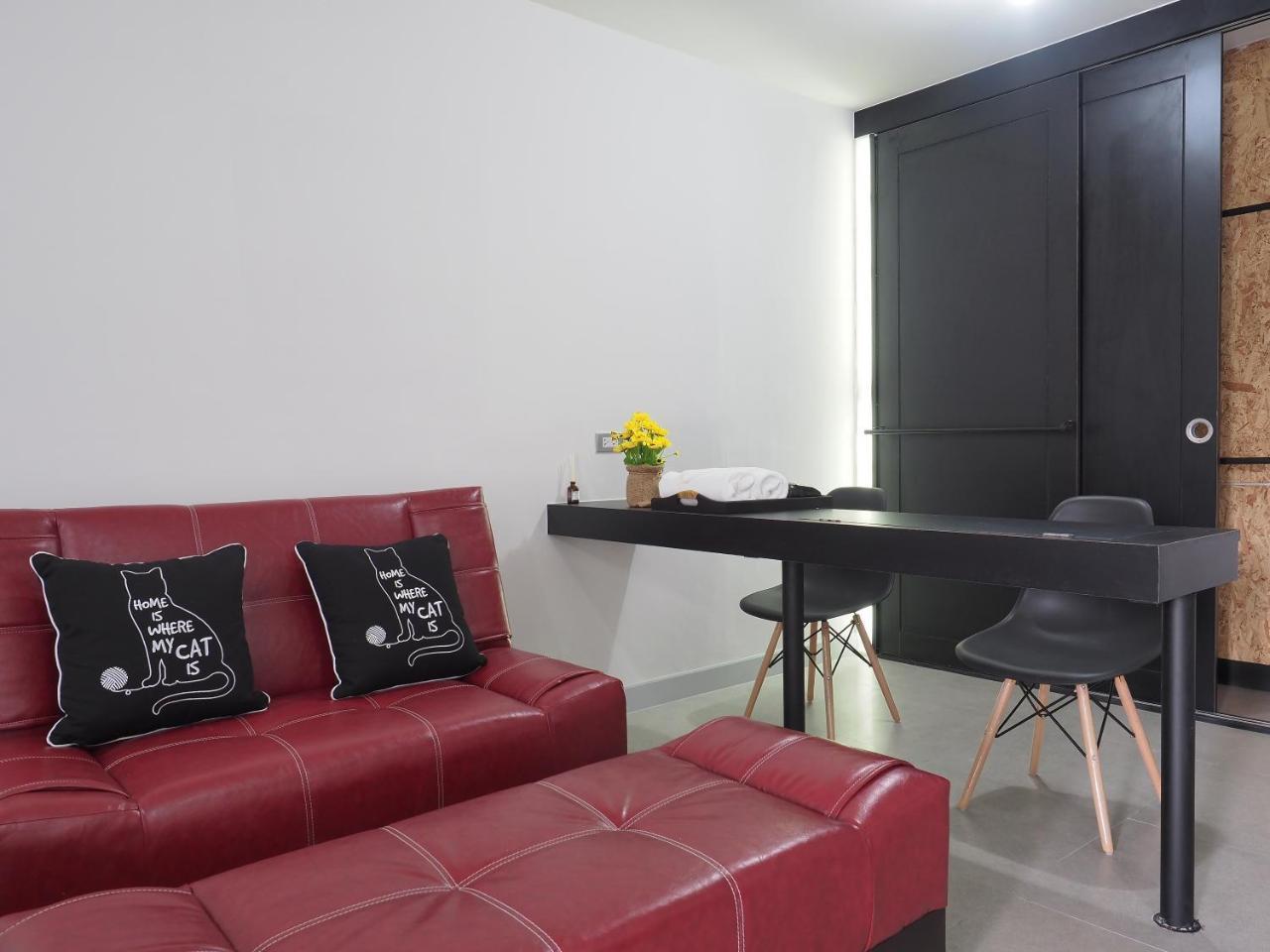 Hotel Beam House Patong Esterno foto