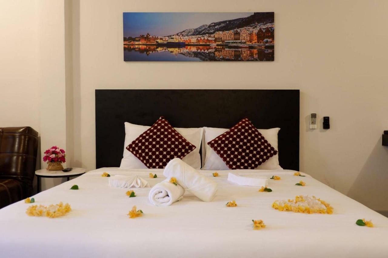 Hotel Beam House Patong Esterno foto