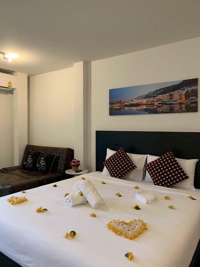 Hotel Beam House Patong Esterno foto