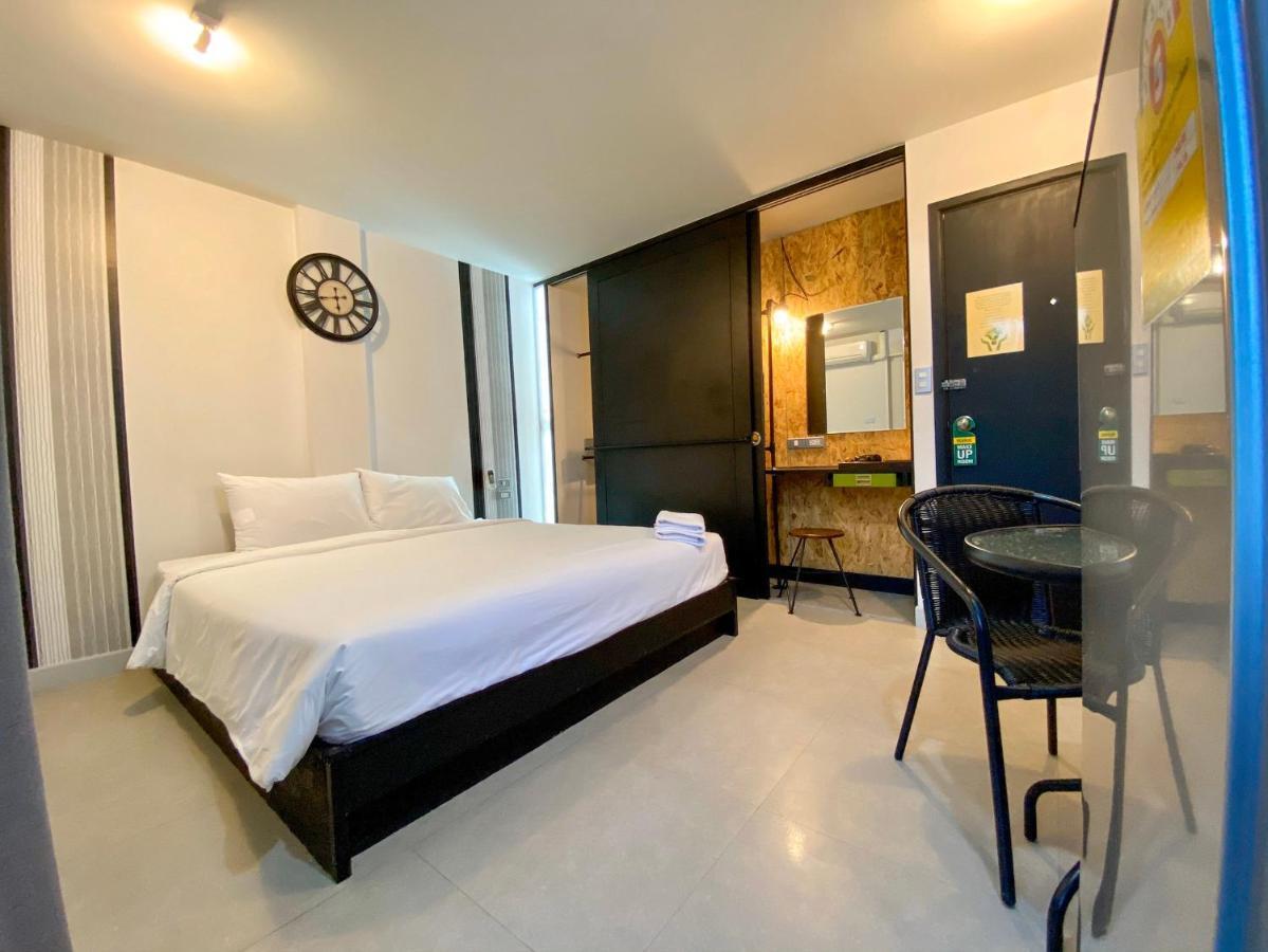 Hotel Beam House Patong Esterno foto