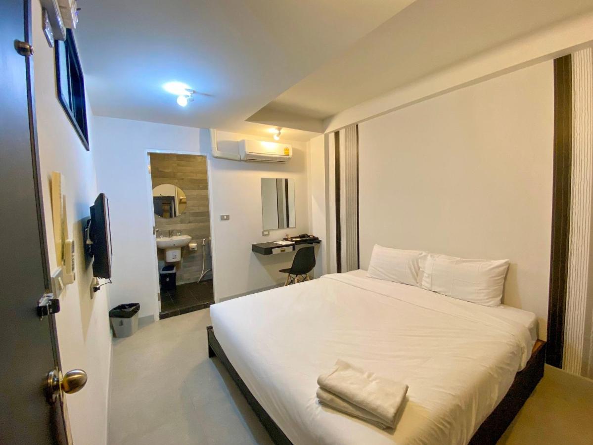 Hotel Beam House Patong Esterno foto